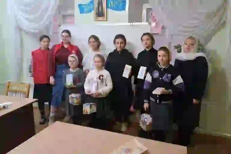 Студенты медицинского колледжа провели мастер-класс воспитанницам детского пансиона в Хотьково