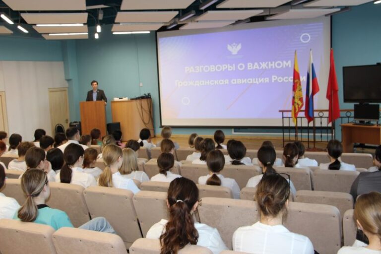 Внеаудиторное занятие по теме «Гражданская авиация России» прошло в Московском областном медицинском колледже