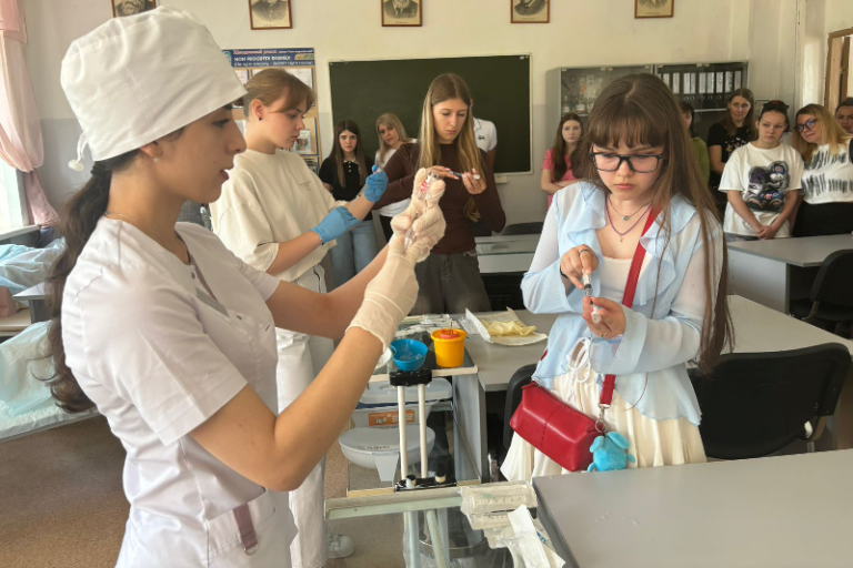 7 июня 2025 года в Московском областном медицинском колледже состоялся масштабный Единый день открытых дверей