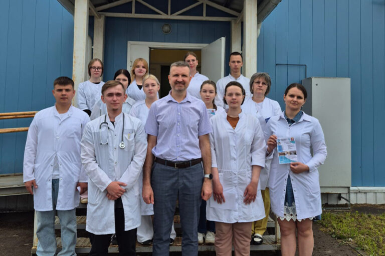 Студенты Рузского филиала посетили Можайскую больницу и ФАП в деревне Красный Балтиец