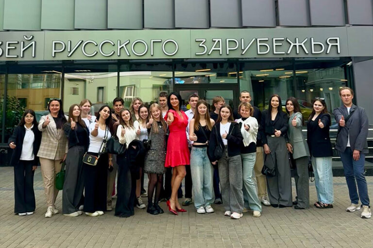 Студенты колледжа приняли участие в театральном вечере, посвящённом Дню медицинского работника