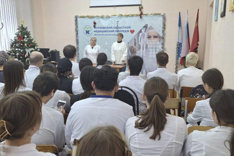 Встреча студентов Сергиево-Посадского филиала с выпускницей 2025 года