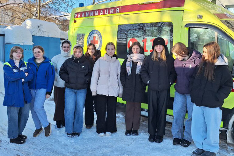 Студенты Сергиево-Посадского филиала Московского областного медицинского колледжа посетили подстанцию скорой медицинской помощи