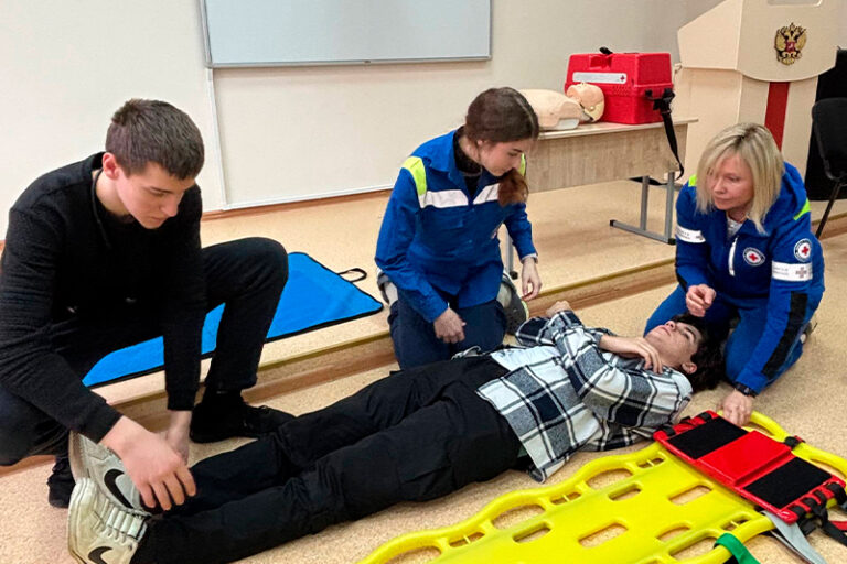 Профориентационная встреча школьников с представителями скорой медицинской помощи прошла в Мытищах