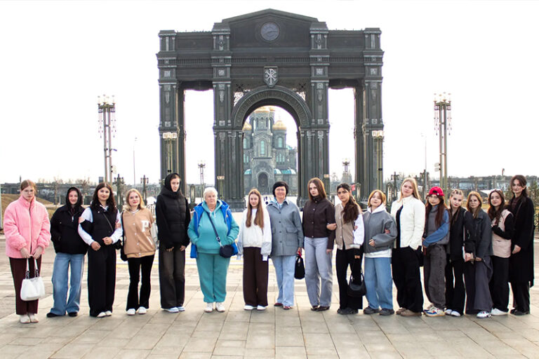 Студенты Дмитровского филиала посетили музейно-выставочный комплекс «1481 шаг» и Главный храм Вооружённых Сил Российской Федерации