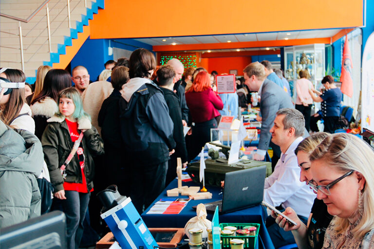 Студенты Московского областного медицинского колледжа приняли участие в профориентационном фестивале «Proffest 2026»