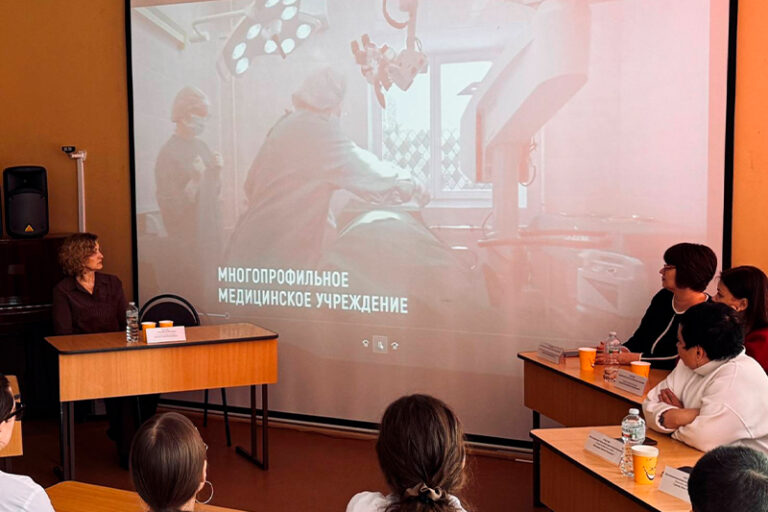 В Мытищинском филиале Московского областного медицинского колледжа прошла Ярмарка вакансий