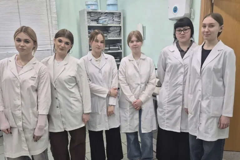 Студенты Красногорского филиала посетили стоматологическую поликлинику имени Л. Ф. Смуровой
